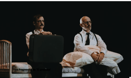 Las críticas teatrales de la semana: Kafka en su laberinto, la vida en silla de ruedas y el placer de escuchar cuentos