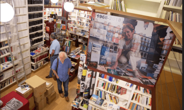 Mikel Ormazabal:  Cierra Lagun, una librería culta símbolo de la lucha por las libertades, atacada por el franquismo y ETA