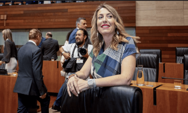 Elvira Lindo:  Un feminismo generoso