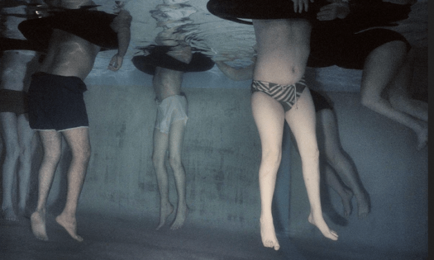 Gloria Crespo MacLennan:  Larry Sultan, el fotógrafo que venció su miedo al agua disparando