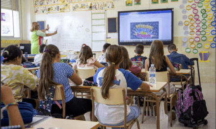 Ignacio Zafra:  La educación pública sufre un recorte de 3.490 clases en cinco años mientras a la concertada solo le quitan 72: “La debilitan de forma deliberada”