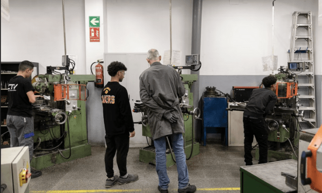 Editorial El País:  La formación profesional crece