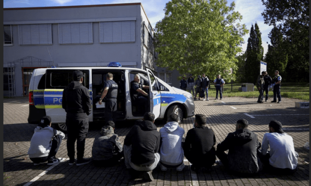 Elena G. Sevillano:  Berlín se abre a más controles fronterizos por la nueva ola migratoria