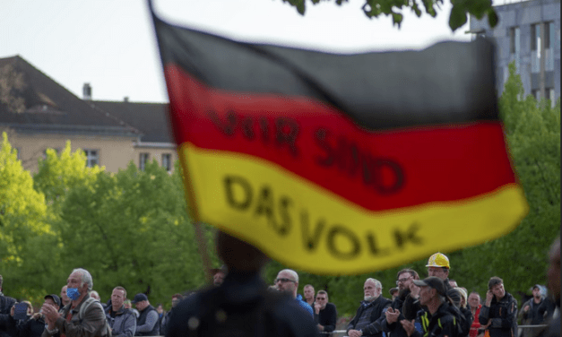 Elena Sevillano:  Las actitudes de extrema derecha y antidemocráticas se extienden en Alemania, según un estudio