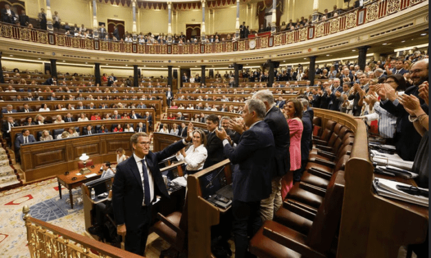 Azahara Palomeque:   Paren el circo