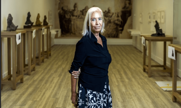 Ángeles García:  Gloria Moure, historiadora del arte “Me aterroriza que la izquierda no sea consciente de la importancia de la cultura. La extrema derecha lo tiene muy claro”