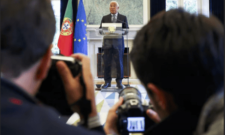 Elvira Lindo:  Ni tan siquiera Portugal es perfecto