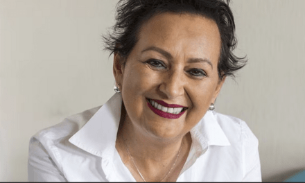 Elvira Lindo:  Cuando muere quien nos cuida
