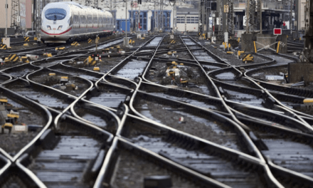 Elena G. Sevillano: Retrasos, cancelaciones y conexiones perdidas los trenes de Alemania se despiden del mito de la puntualidad