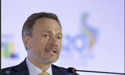 Pierre Briançon:  Alemania da un buen paso con las pensiones