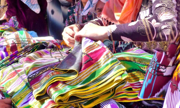 Las Fotos de Hambar: El Mercado de la Seda en Kumtepa,  Margilan, Uzbekistan