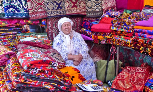 Las Fotos de Hambar – Mercado de la seda, Kumtepa- Margilan, Uzbekistán