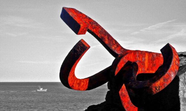 Las Fotos de Hambar:  Donostia-San Sebastián – Jugando con El Peine del Viento