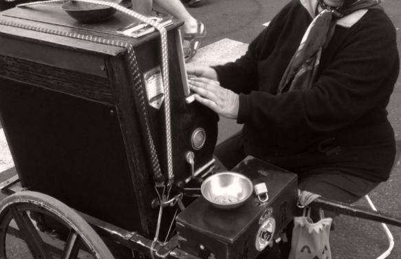 CUÉNTAME CÓMO ERA MADRID: Doña Salvadora. La última organillera