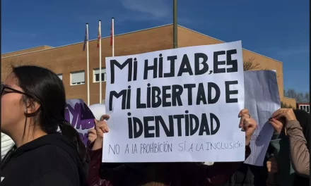 Najat El Hachmi – Estudiantes por el ‘hiyab’