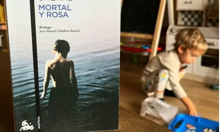 Leer es vivir dos veces:  Reseña de Mortal y Rosa, de Francisco Umbral