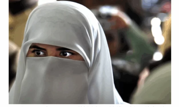 Najat El Hachmi – Prohibir el velo