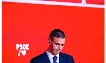 Nuria Labari –  Más triste que Pedro Sánchez