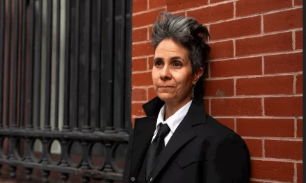 Macarena Vidal Liy – Mariana Alessandri, filósofa: “Por estar enfadados no somos monstruos, solo seres humanos dolidos”
