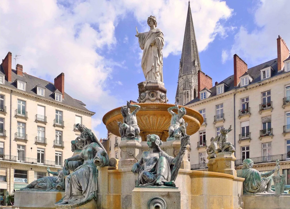 Fuente de la Plaza Royale