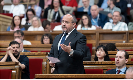 Elsa García de Blas – El líder del PP catalán abre el debate de los pactos y pide el veto a los independentistas en la ponencia de Feijóo
