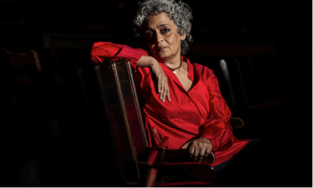 Crítica Literara- Laura Ferrero- Arundhati Roy escribe sobre su madre: visionaria y despótica, protectora y devastadora