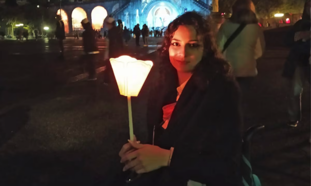 Ana Iris Simón – Un progreso hacia el precipicio