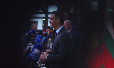 Marisol Hernández  – Esteban Hernández  – Reconversión en Moncloa para superar la crisis y atar a los socios ¿Estás con los tigres o con los leones?
