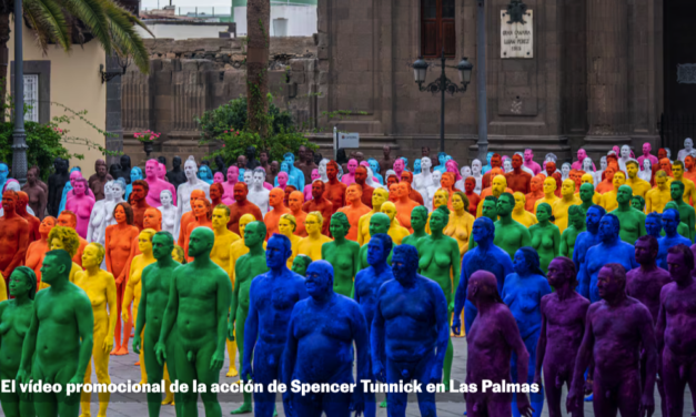Guillermo Vega – Desnudos frente a la catedral: Spencer Tunick reivindica la inclusión LGTBIQ+ en una acción en Las Palmas